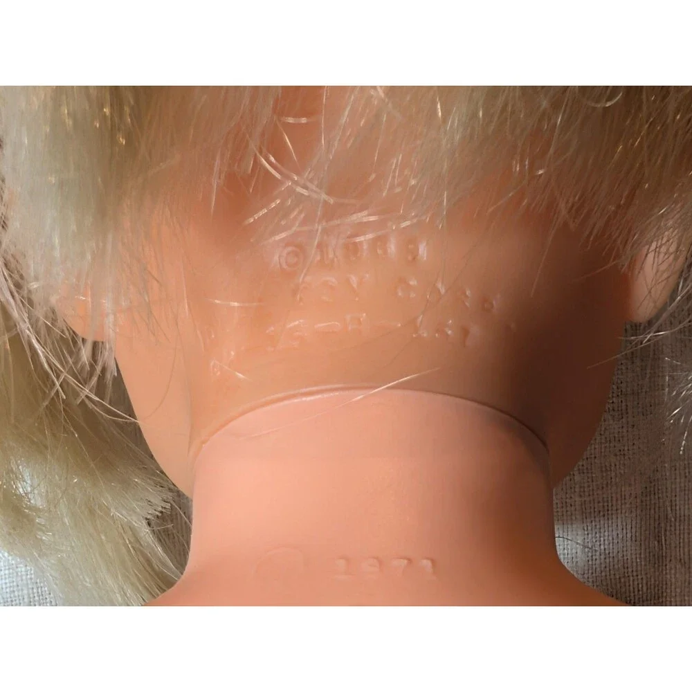 Vintage 1970 Ideal Crissy Family Velvet Doll with Growing Hair